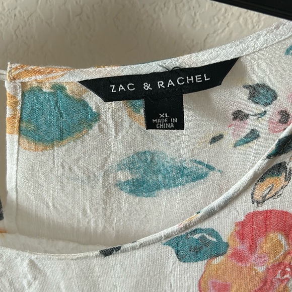 Light and airy blouse - Picture 2 of 4